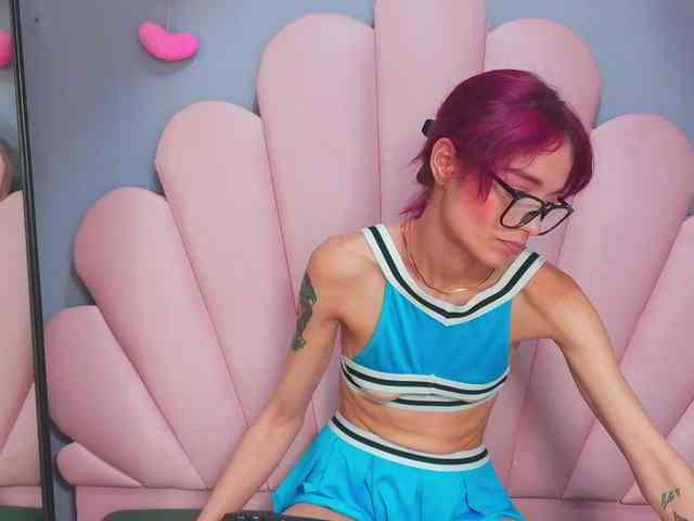 LUCY_MILLER webcam
