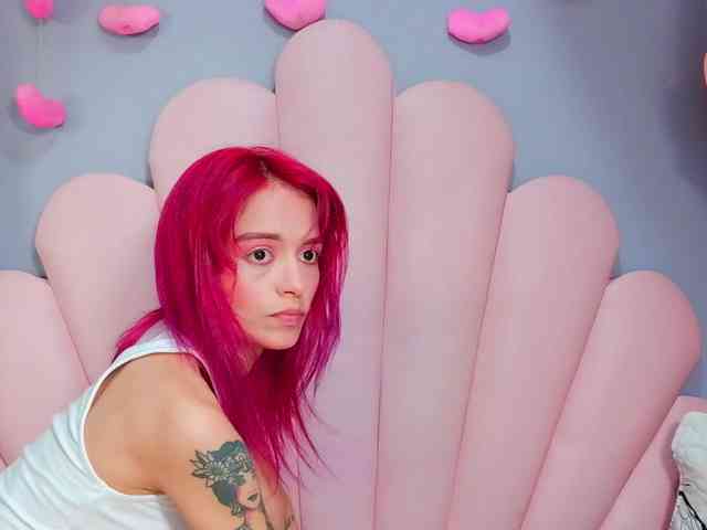LUCY_MILLER webcam