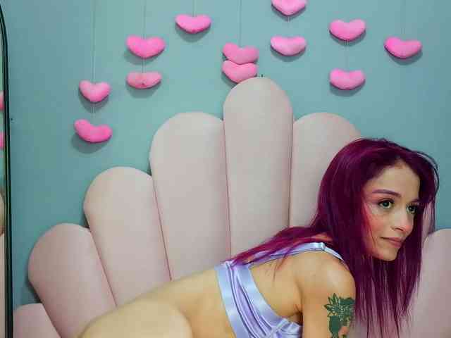 LUCY_MILLER webcam