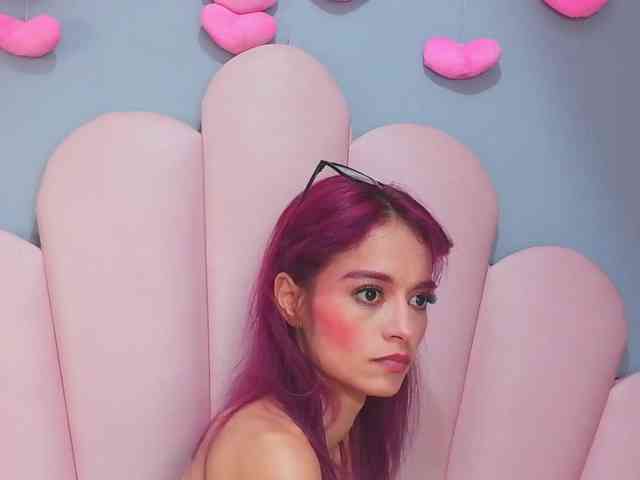 LUCY_MILLER webcam