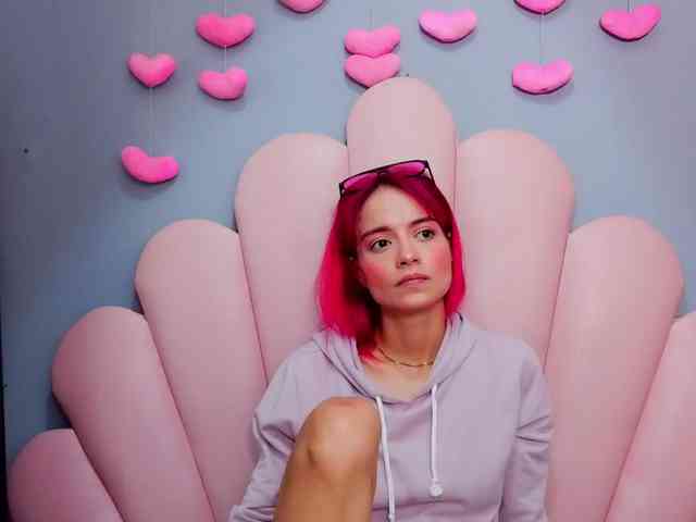 LUCY_MILLER webcam