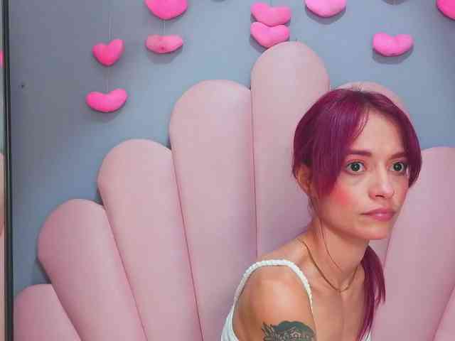 LUCY_MILLER webcam