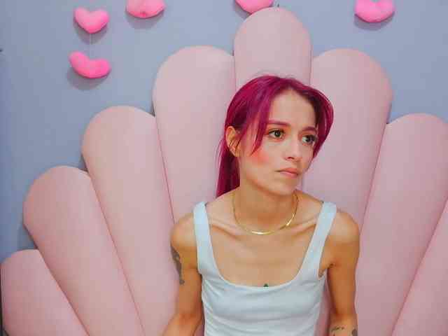 LUCY_MILLER webcam