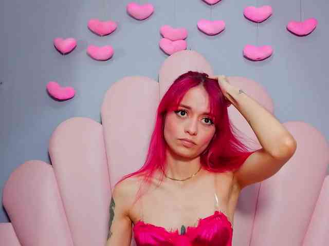 LUCY_MILLER webcam
