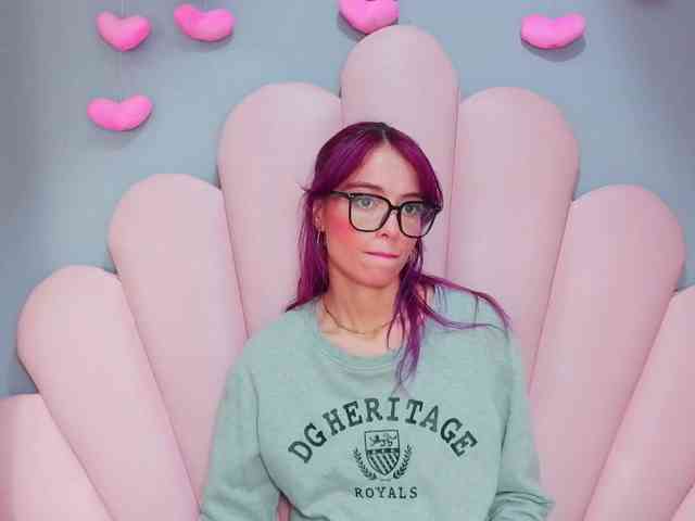 LUCY_MILLER webcam