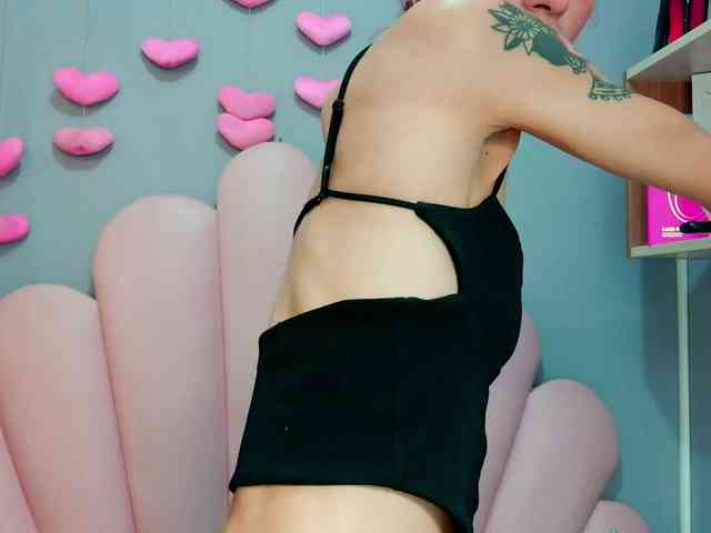 LUCY_MILLER webcam