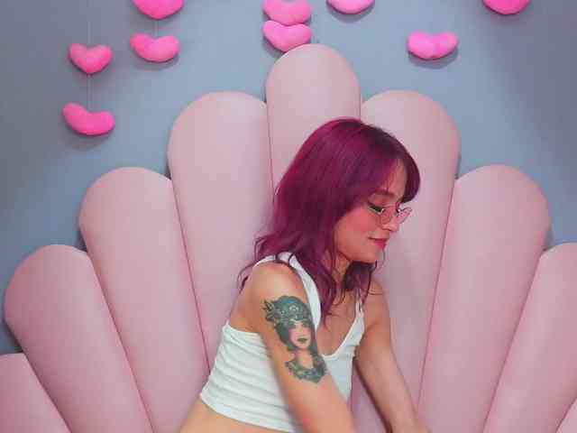 LUCY_MILLER webcam