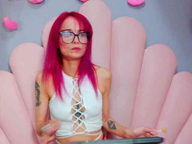 LUCY_MILLER webcam