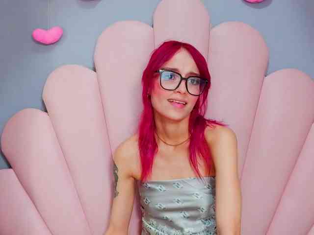 LUCY_MILLER webcam