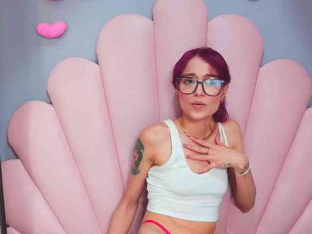LUCY_MILLER webcam
