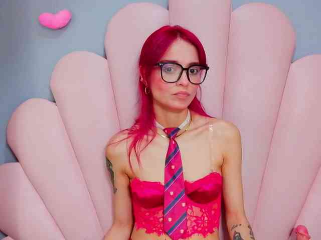 LUCY_MILLER webcam