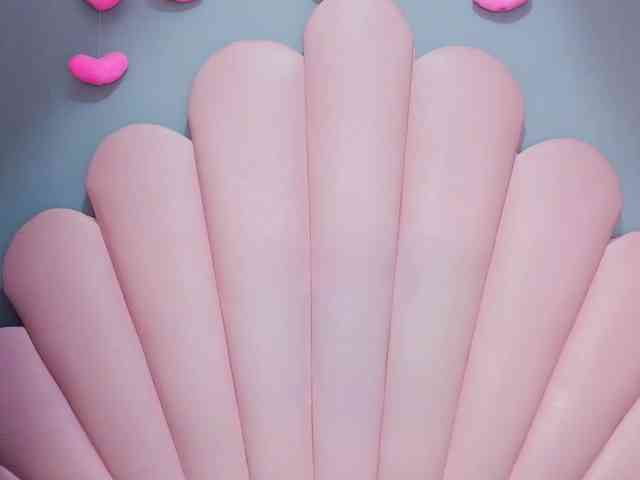 LUCY_MILLER webcam