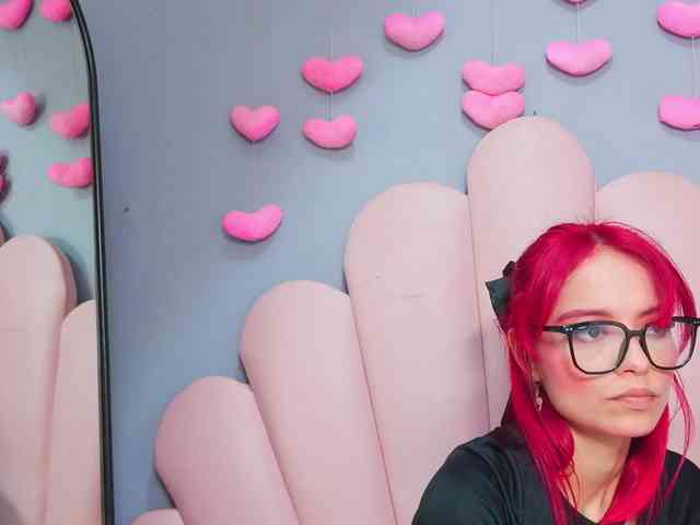 LUCY_MILLER webcam