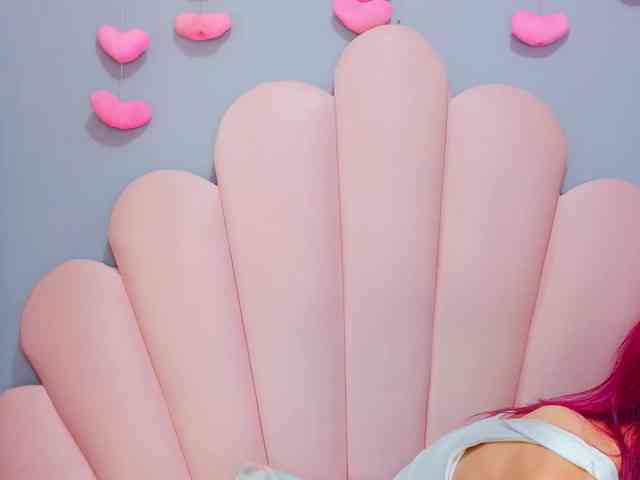 LUCY_MILLER webcam