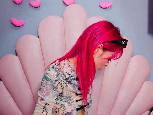 LUCY_MILLER webcam