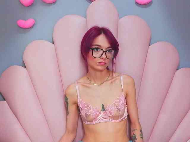 LUCY_MILLER webcam