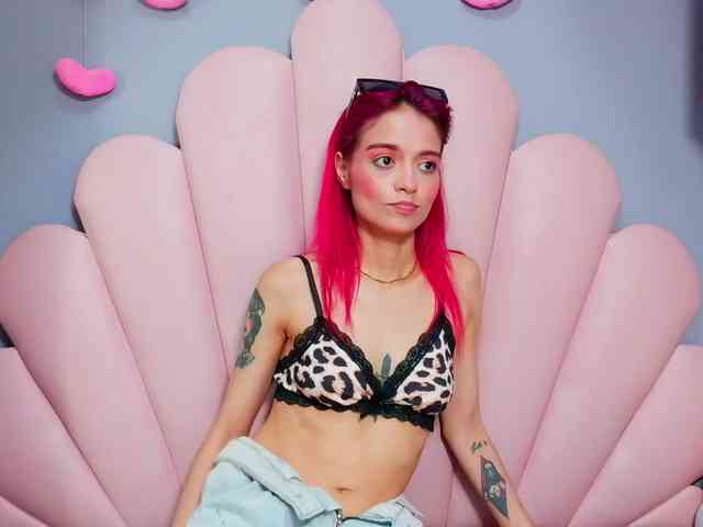 LUCY_MILLER webcam