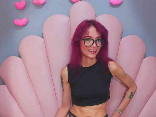 LUCY_MILLER webcam