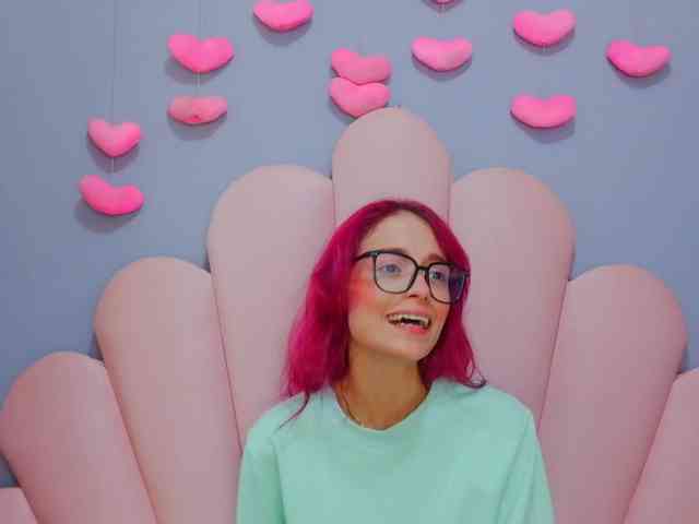 LUCY_MILLER webcam