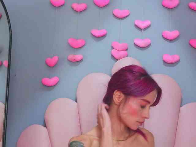 LUCY_MILLER webcam