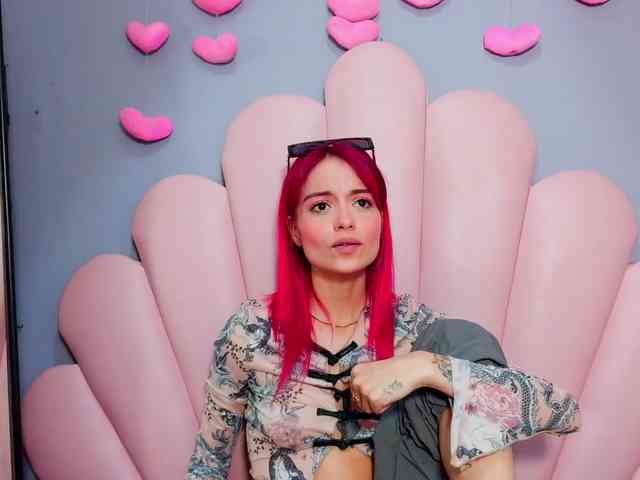 LUCY_MILLER webcam