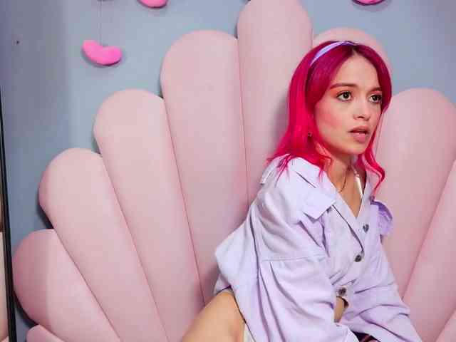 LUCY_MILLER webcam