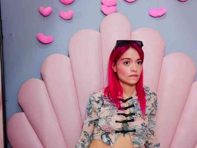 LUCY_MILLER webcam