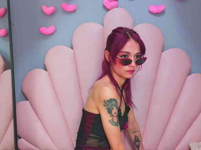 LUCY_MILLER webcam