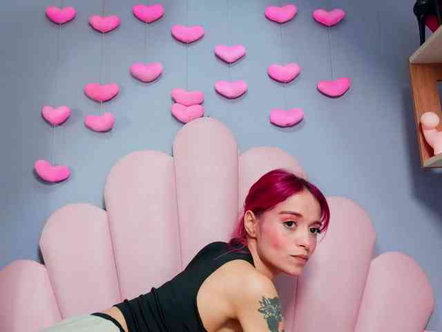 LUCY_MILLER webcam