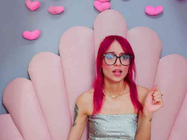 LUCY_MILLER webcam