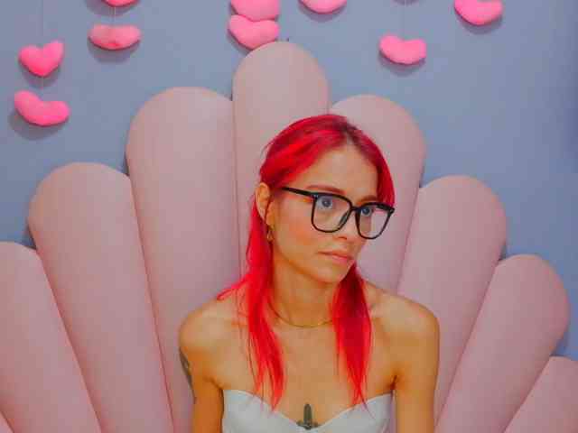 LUCY_MILLER webcam