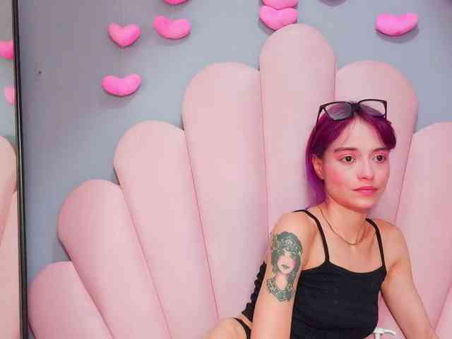 LUCY_MILLER webcam