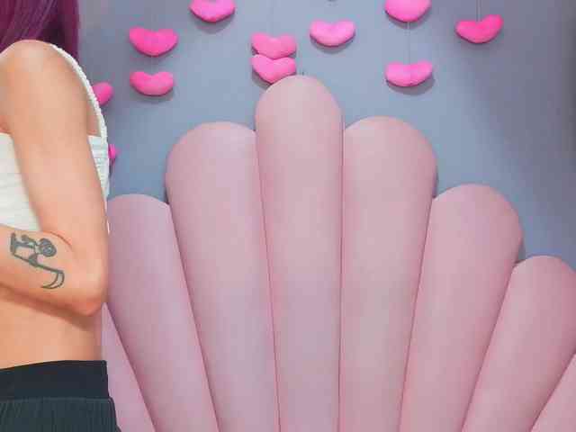 LUCYMILLER Live Webcam on BongaCams