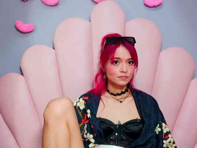 LUCY_MILLER webcam