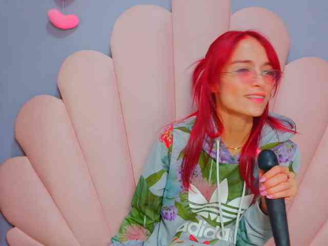 LUCY_MILLER webcam
