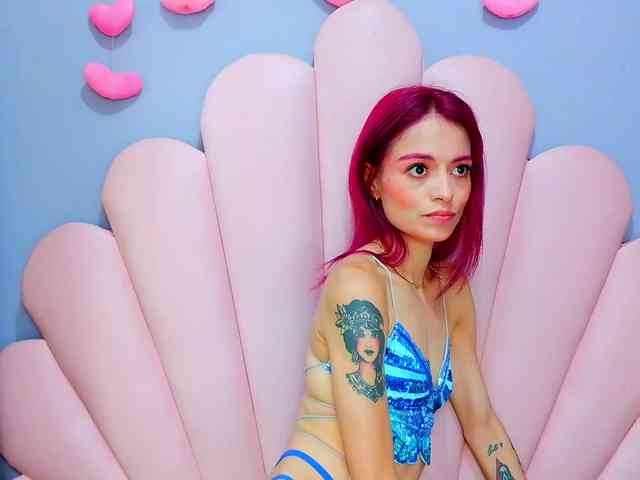 LUCY_MILLER webcam