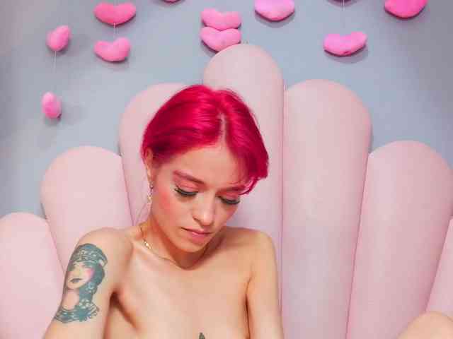LUCY_MILLER webcam