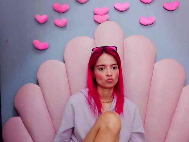 LUCY_MILLER webcam