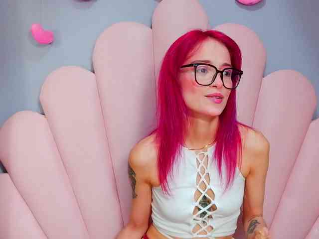 LUCY_MILLER webcam