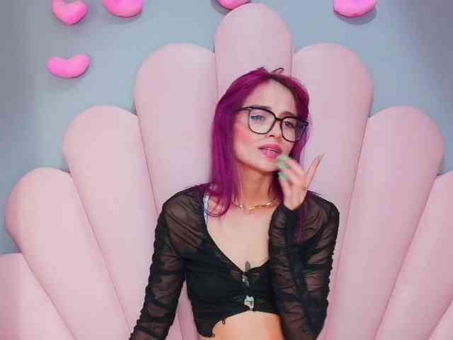 LUCY_MILLER webcam