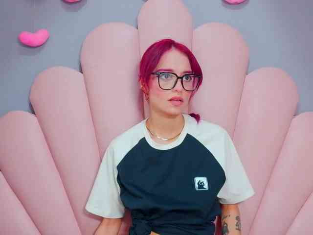 LUCY_MILLER webcam