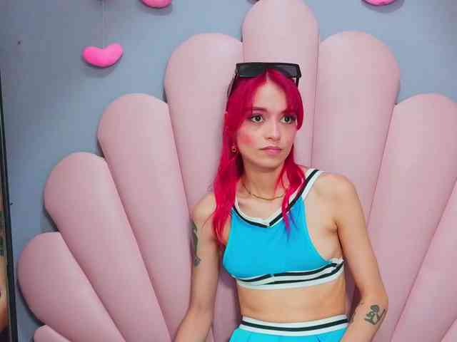 LUCY_MILLER webcam