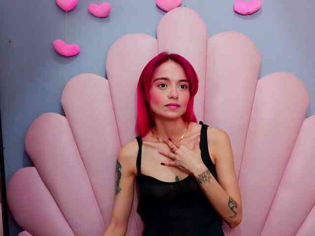 LUCY_MILLER webcam