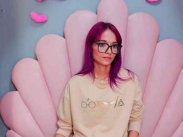LUCY_MILLER webcam