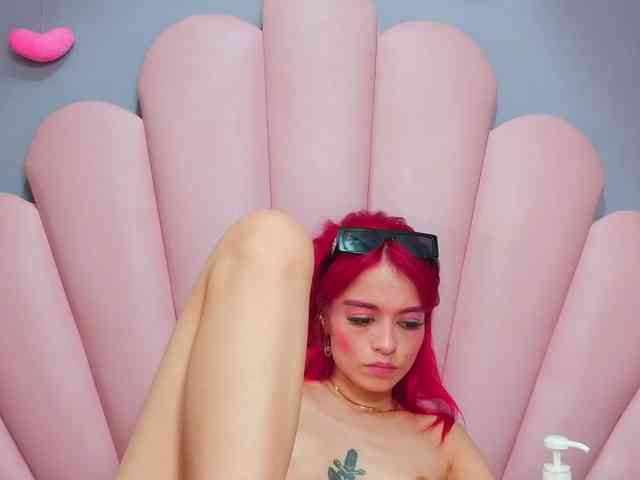 LUCY_MILLER webcam