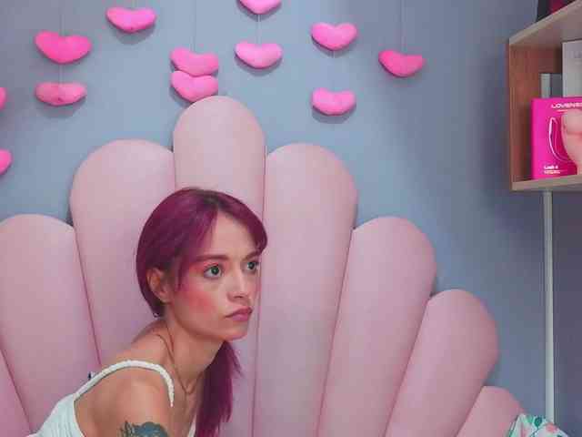 LUCY_MILLER webcam