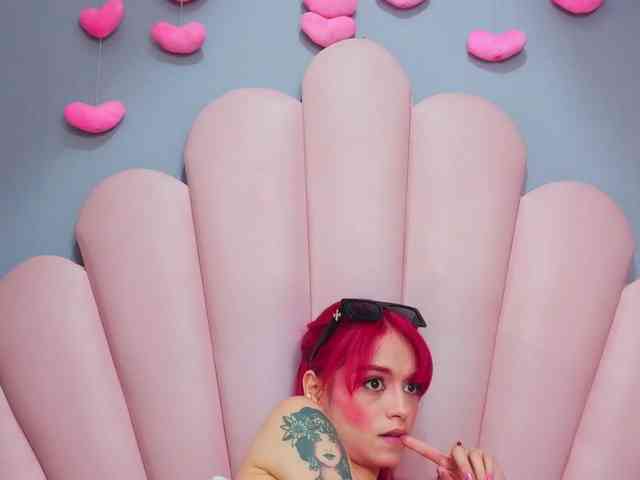 LUCY_MILLER webcam