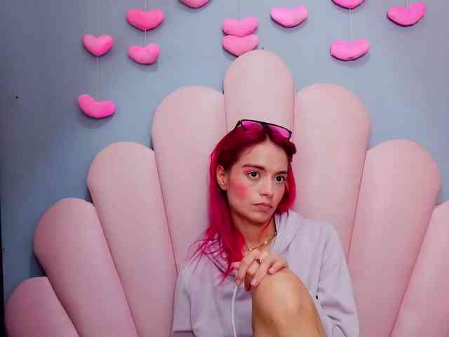 LUCY_MILLER webcam