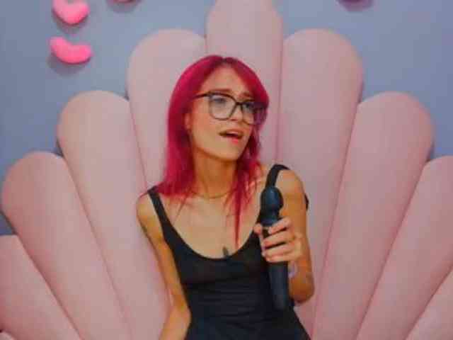 LUCY_MILLER webcam