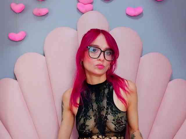LUCY_MILLER webcam